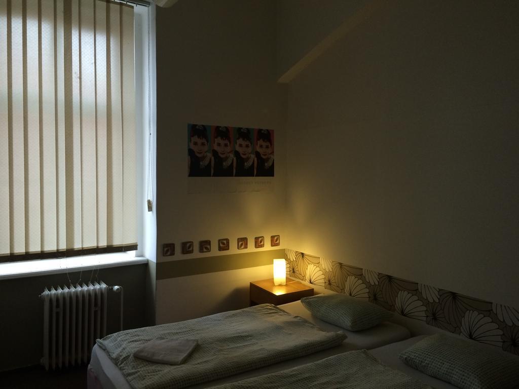 Charles Square Hostel プラハ エクステリア 写真