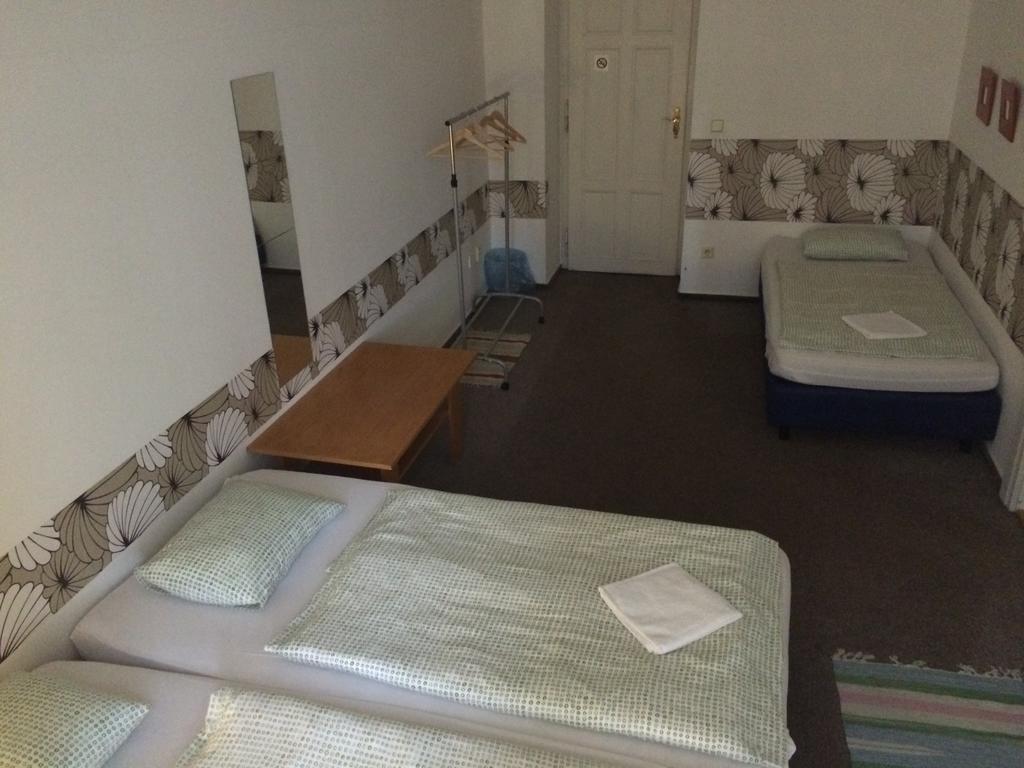 Charles Square Hostel プラハ エクステリア 写真