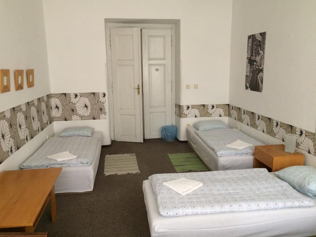 Charles Square Hostel プラハ エクステリア 写真