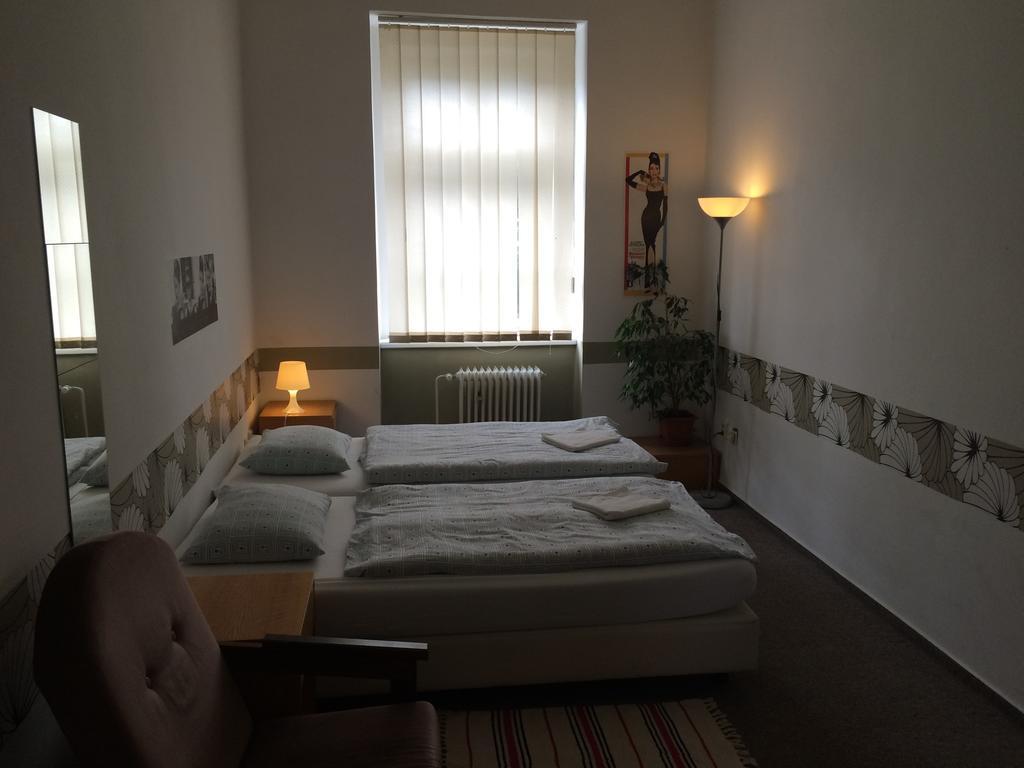 Charles Square Hostel プラハ エクステリア 写真