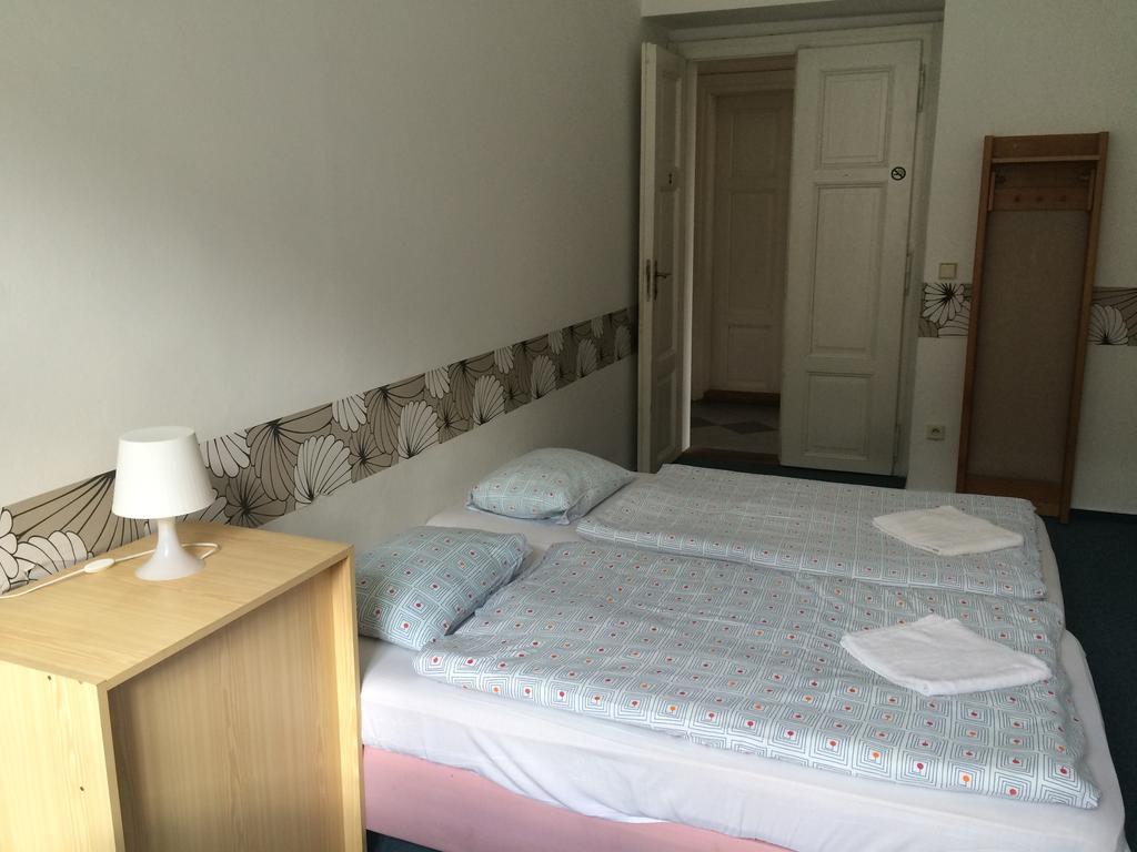 Charles Square Hostel プラハ エクステリア 写真