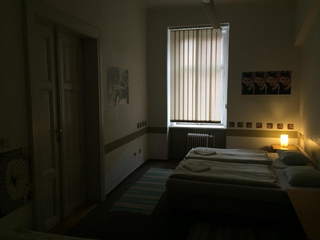 Charles Square Hostel プラハ エクステリア 写真