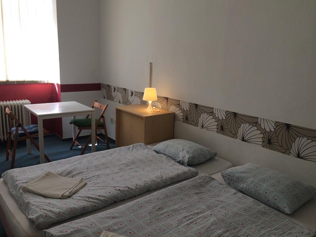 Charles Square Hostel プラハ エクステリア 写真