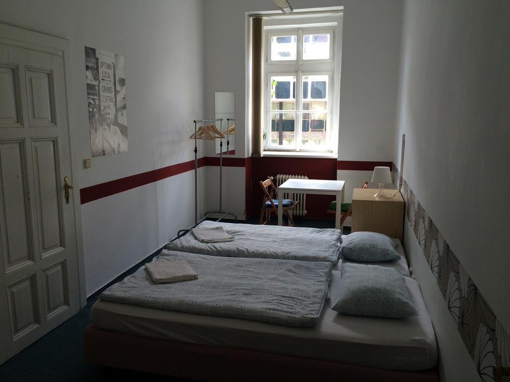 Charles Square Hostel プラハ エクステリア 写真