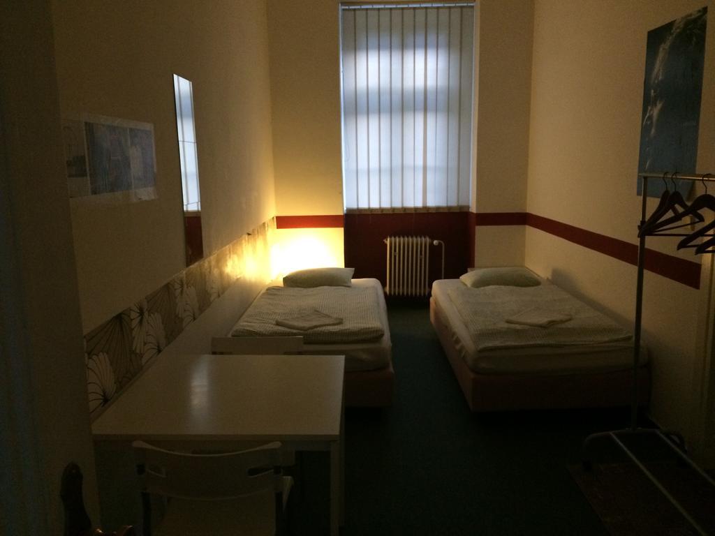 Charles Square Hostel プラハ エクステリア 写真