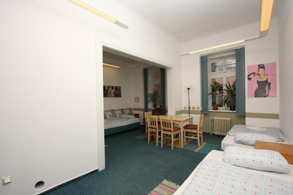 Charles Square Hostel プラハ 部屋 写真
